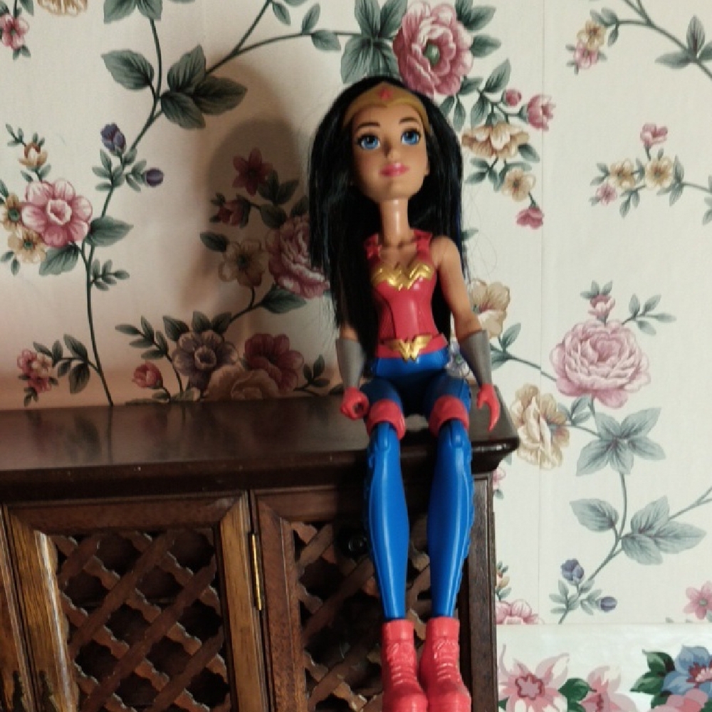 Mattel 2015 Wonder Woman Doll